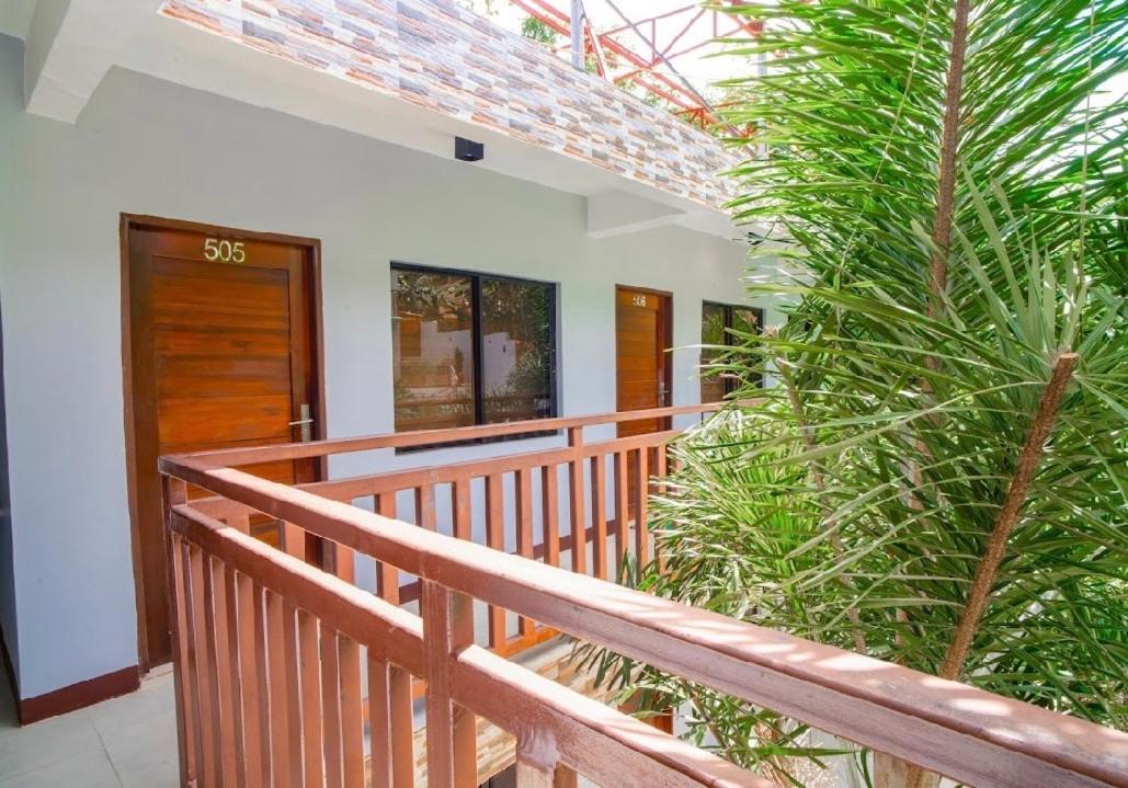 Mountain View Garden Inn קורון מראה חיצוני תמונה